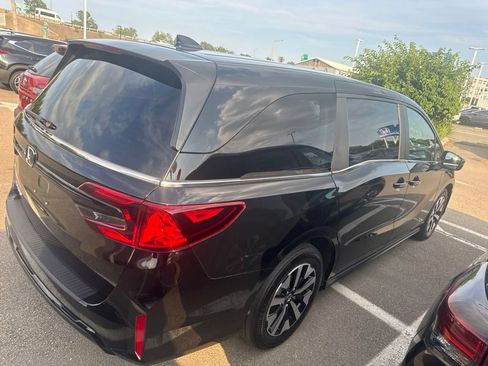 Used 2025 Honda Odyssey EX-L image 8