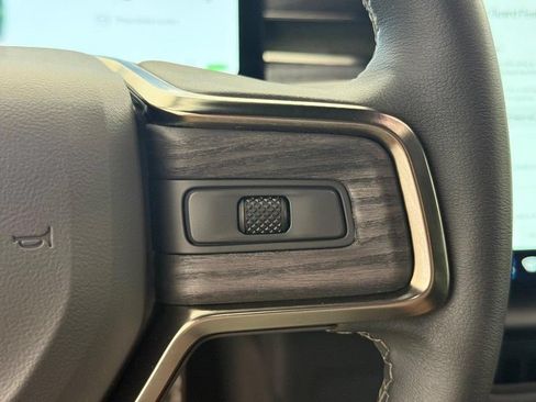 Used 2023 Rivian R1S Adventure AWD/4WD image 17