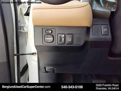 Used 2017 Toyota RAV4 XLE image 17