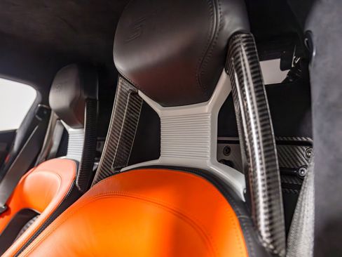 Used 2021 Ford GT image 32