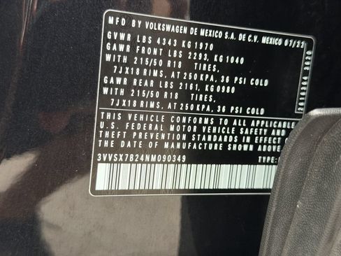 Certified 2022 Volkswagen Taos SE FWD image 33