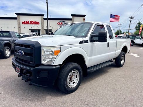 Used 2016 Ford F250 XL w/ Power Equipment Group AWD/4WD image 2
