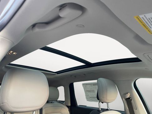 New 2026 Lincoln Nautilus Reserve AWD/4WD image 15