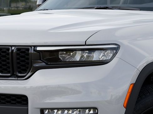 New 2025 Jeep Grand Cherokee L Limited w/ Luxury Tech Group II image 36
