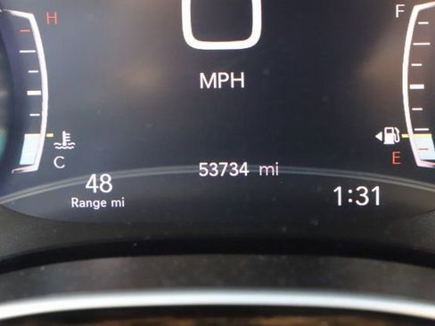 Used 2024 Chrysler Pacifica Limited FWD image 40