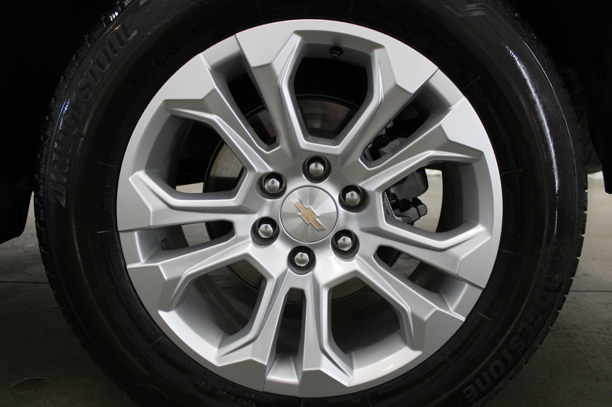 Used 2025 Chevrolet Silverado 1500 LTZ AWD/4WD image 9