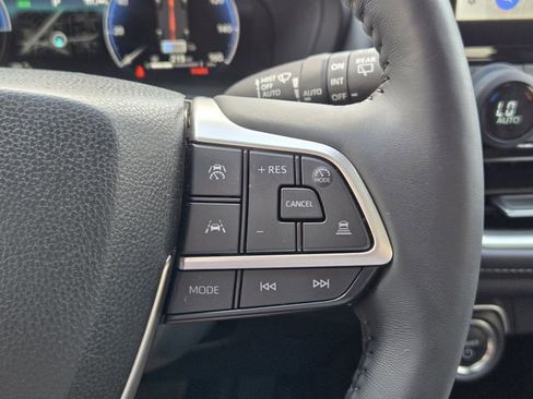 Used 2025 Toyota Grand Highlander AWD Hybrid image 38