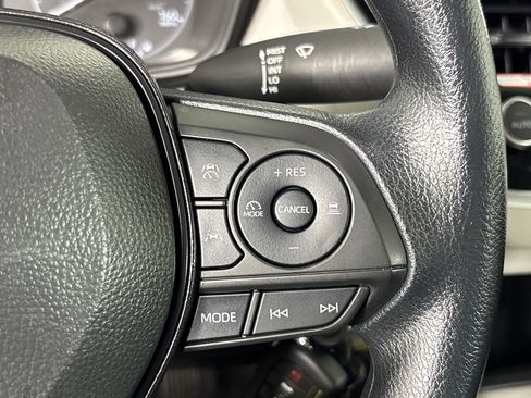 Certified 2025 Toyota Corolla LE image 15