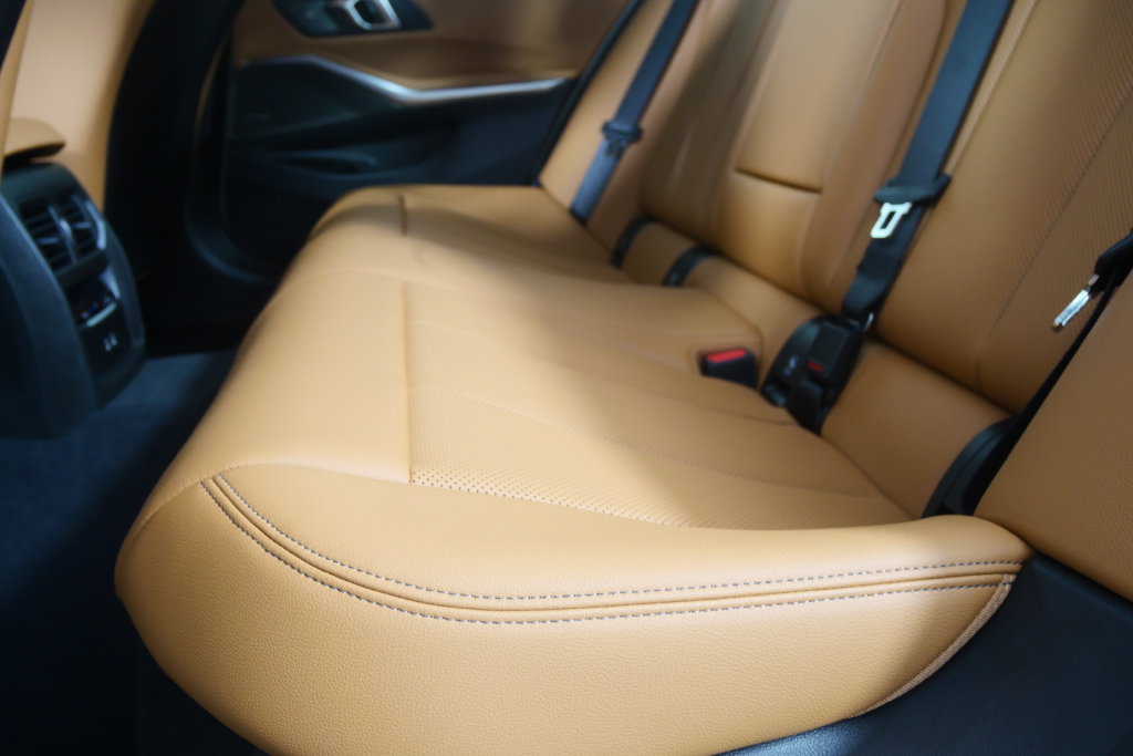Used 2026 BMW M340i w/ Premium Package RWD image 15