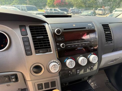 Used 2010 Toyota Tundra Limited AWD/4WD image 15