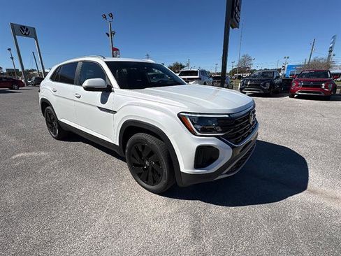 New 2026 Volkswagen Atlas Cross Sport SE FWD image 8