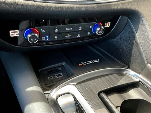 Used 2024 Buick Enclave Premium image 50