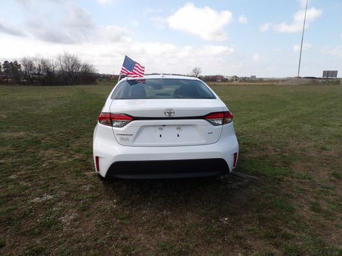 Used 2023 Toyota Corolla LE image 7