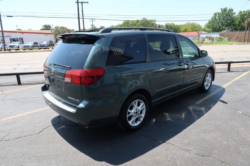 Used 2005 Toyota Sienna XLE FWD image 3