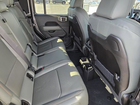 New 2026 Jeep Gladiator Mojave image 32