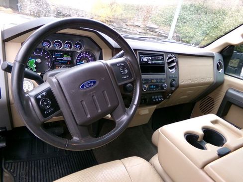 Used 2012 Ford F350 Lariat w/ Lariat Interior Pkg image 9
