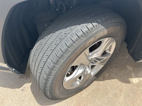 Certified 2025 Toyota RAV4 XLE AWD/4WD image 10