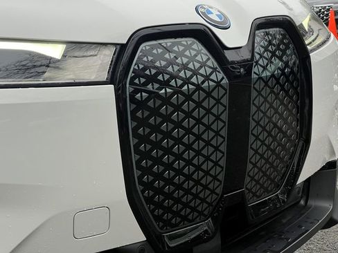 Used 2022 BMW iX xDrive50 w/ Convenience Package image 3