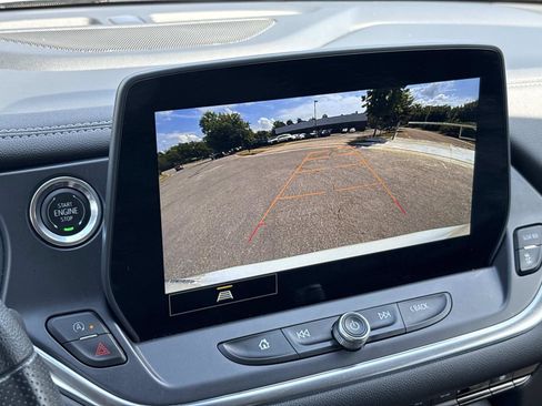 Used 2025 Chevrolet Blazer LT FWD image 23