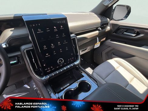 New 2026 GMC Yukon XL Elevation w/ LPO, Elevation Black Package AWD/4WD image 23