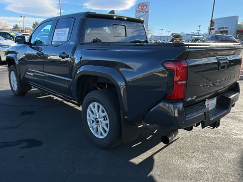Certified 2025 Toyota Tacoma SR5 image 5