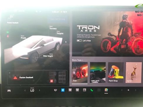 Used 2024 Tesla Cybertruck AWD Crew Cab image 47