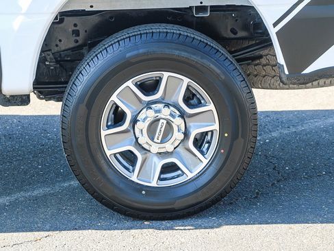 Used 2024 Ford F250 Lariat image 11