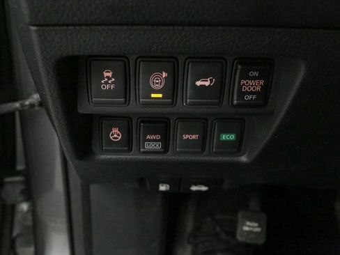 Used 2017 Nissan Rogue SV w/ SV Premium Package AWD/4WD image 36