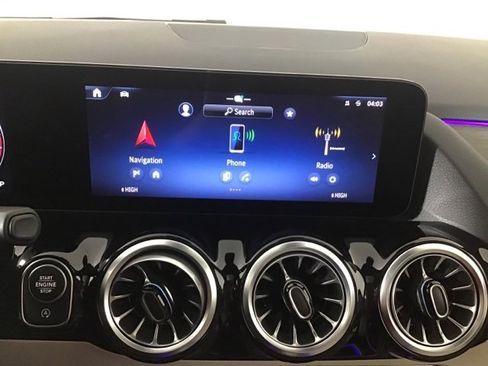 Used 2025 Mercedes-Benz GLA 250 4MATIC image 15