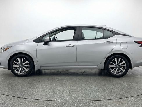 Used 2025 Nissan Versa SV FWD image 5