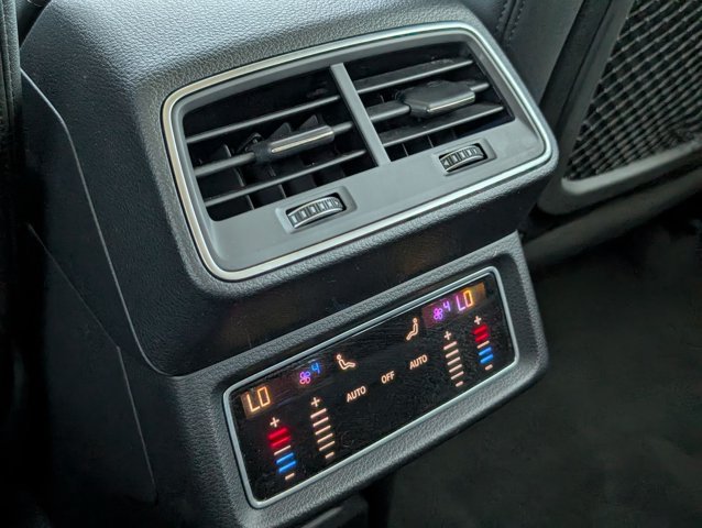 Used 2023 Audi e-tron Premium AWD/4WD image 18