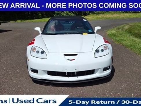 Used 2012 Chevrolet Corvette Grand Sport w/ 3LT Preferred Equipment Group RWD image 2