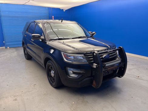 Used 2017 Ford Explorer 4WD Police Interceptor image 2