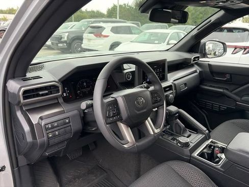 Used 2026 Toyota 4Runner SR5 AWD/4WD image 25