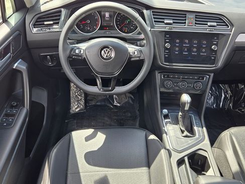 Certified 2021 Volkswagen Tiguan SE FWD image 14