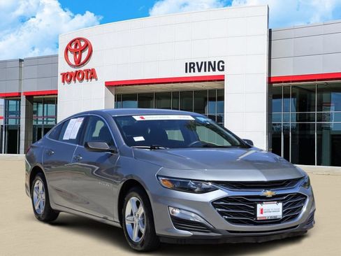 Used 2024 Chevrolet Malibu LS FWD image 2