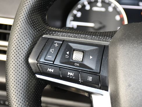 Used 2024 Mitsubishi Outlander SE image 20