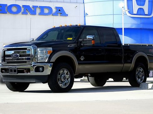Used 2012 Ford F350 Lariat w/ Chrome Pkg image 1
