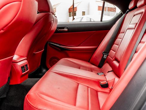 Used 2023 Lexus IS 500 image 32