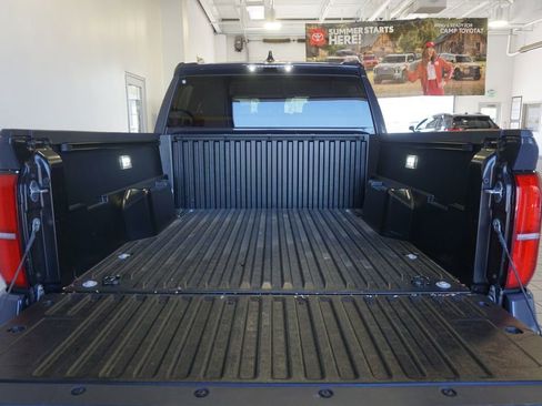 Used 2025 Toyota Tacoma TRD Off-Road AWD/4WD image 15