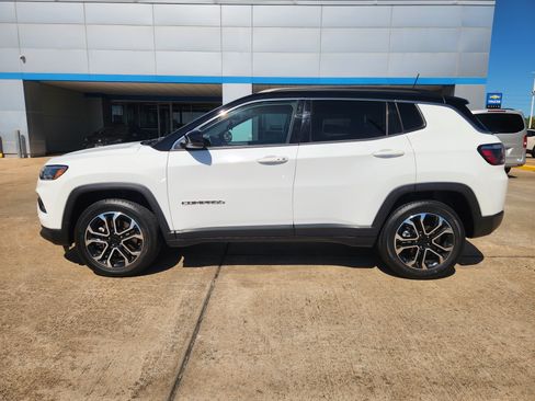 Used 2024 Jeep Compass Limited AWD/4WD image 5