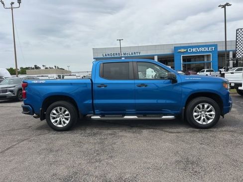 Used 2023 Chevrolet Silverado 1500 Custom AWD/4WD image 2