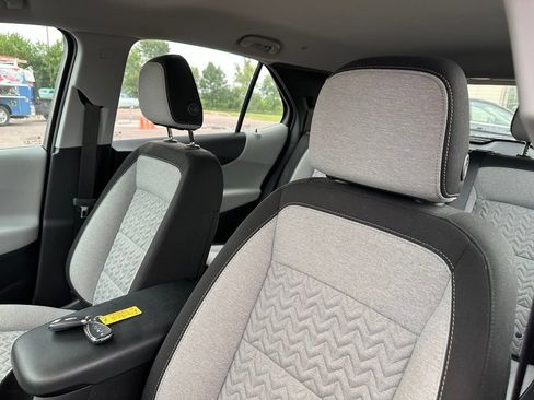 Used 2022 Chevrolet Equinox LS AWD/4WD image 3