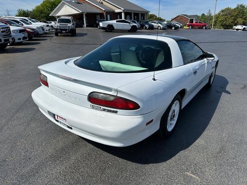 Used 1994 Chevrolet Camaro Z28 RWD image 4