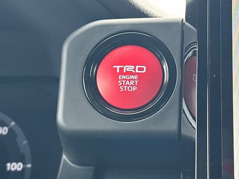 Used 2025 Toyota Tacoma TRD Sport w/ TRD Sport Upgrade Package image 34