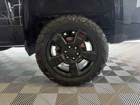Used 2017 Chevrolet Silverado 1500 W/T w/ Black Out Edition AWD/4WD image 7