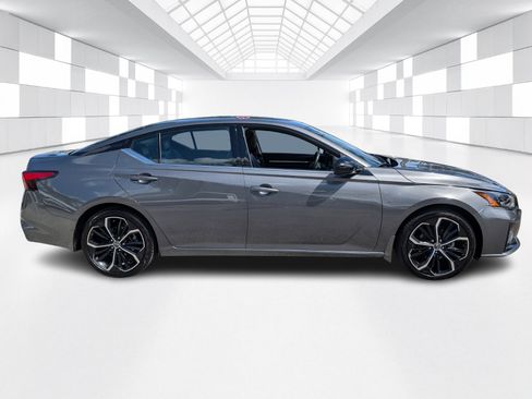 Certified 2025 Nissan Altima 2.5 SR w/ SR Premium Package image 8