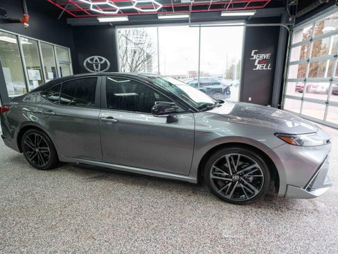 Used 2025 Toyota Camry XSE w/ Premium Package image 5