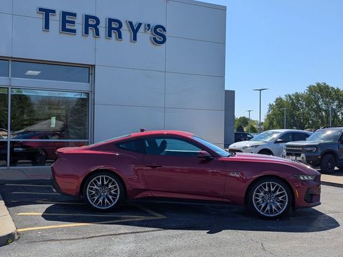 Used 2025 Ford Mustang GT Premium RWD image 2