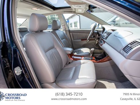 Used 2002 Toyota Camry XLE w/ Pkg 8 FWD image 7